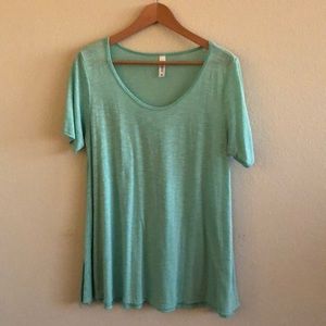 EUC LuLaRoe Perfect Tee in Green SZ Medium